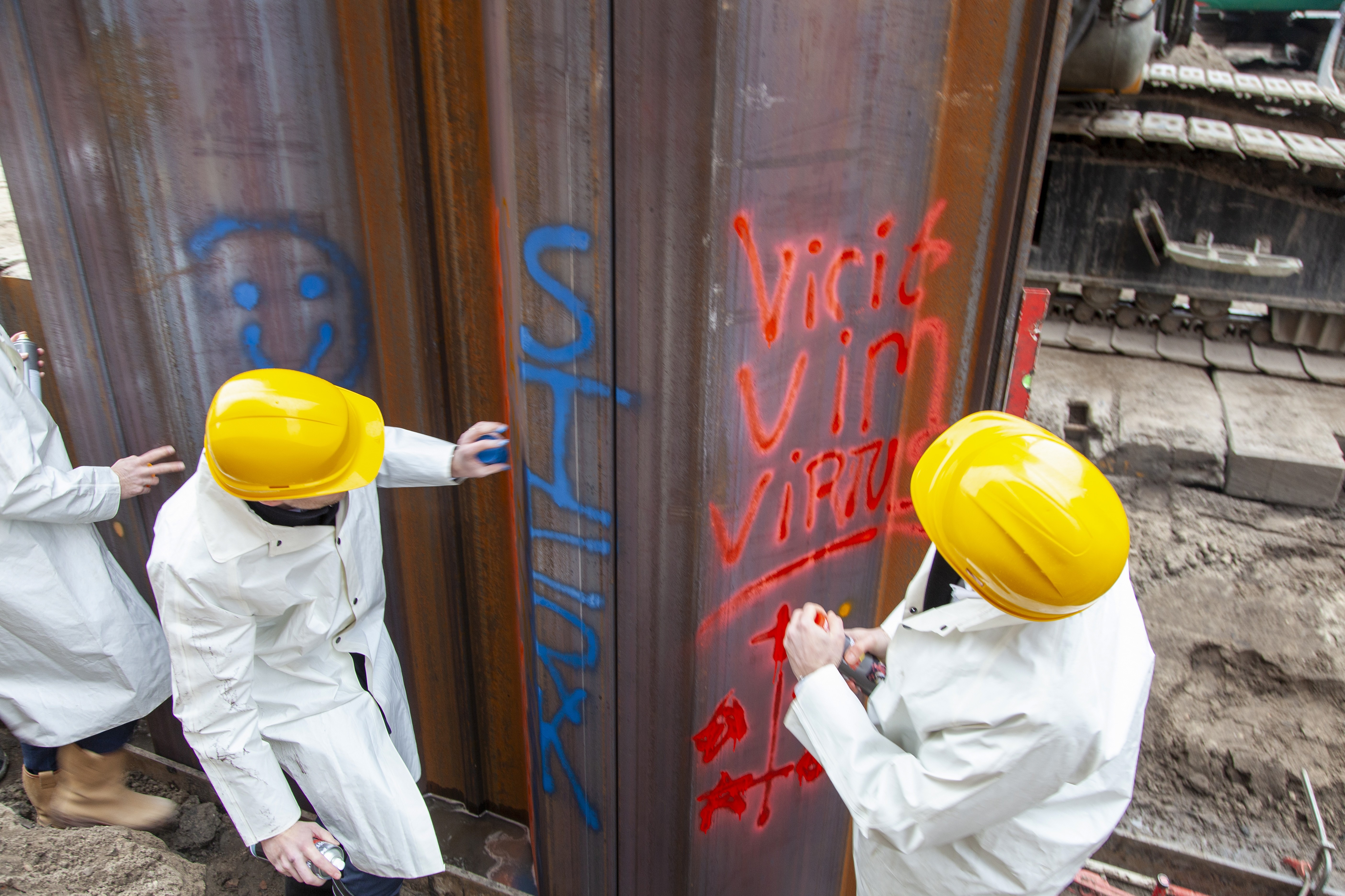 Koepel graffiti palen